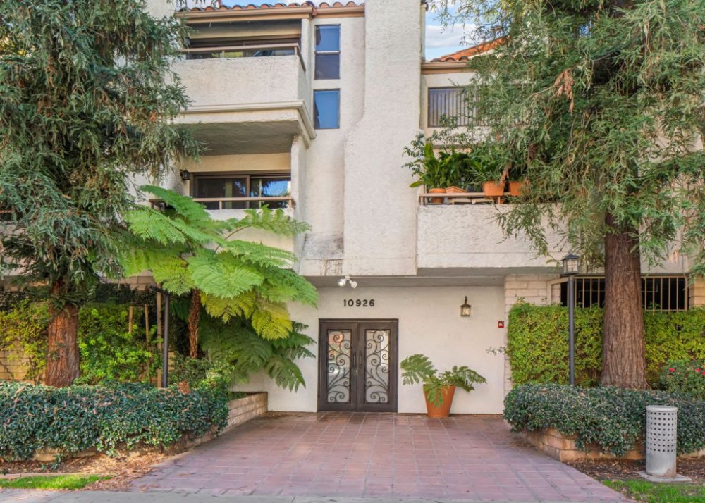 Spanish Style SplitLevel Studio City Condo The Dinsky Team Studio City Real Estate, Valley