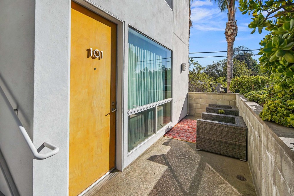 4705 Whitsett unit 101