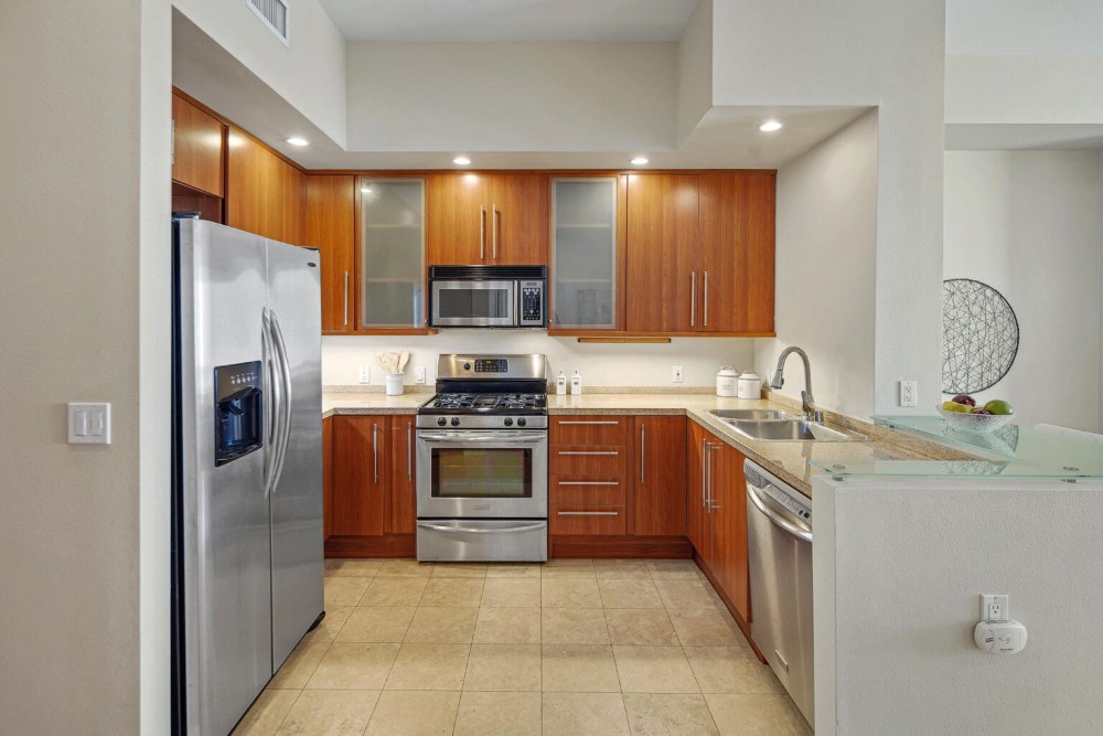 4705 Whitsett unit 101