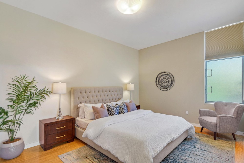 4705 Whitsett unit 101