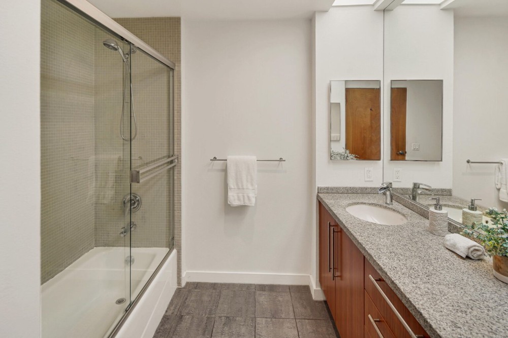 4705 Whitsett unit 101