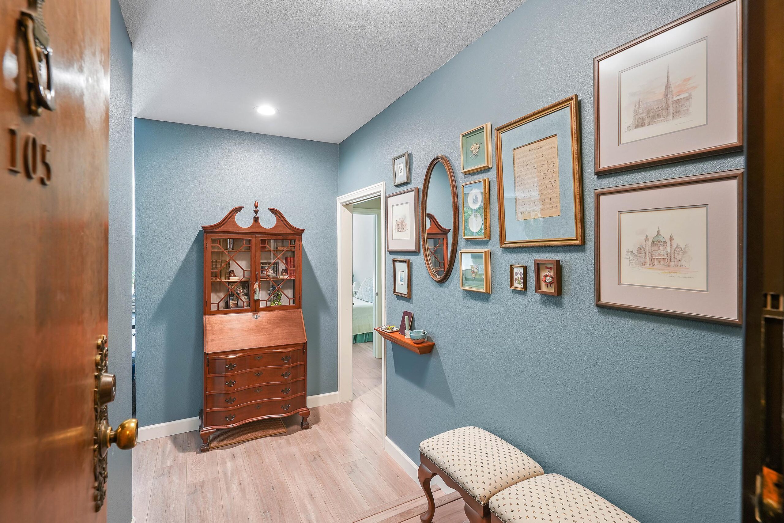 14569 Benefit St #105, Sherman Oaks - The Dinsky Team